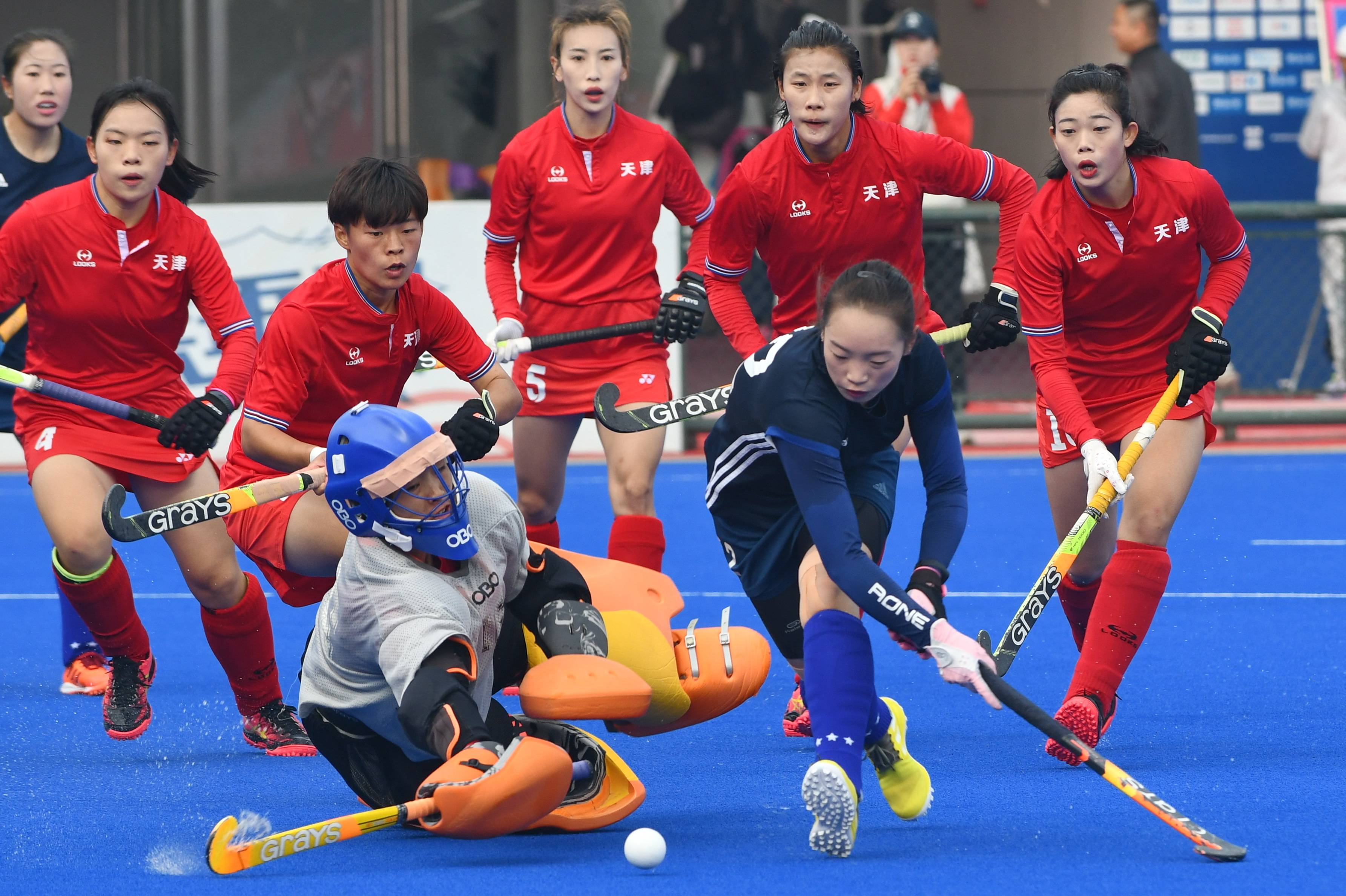 俄罗斯男子曲棍球队在激烈比赛中胜出 俄罗斯男子曲棍球队在激烈比赛中胜出