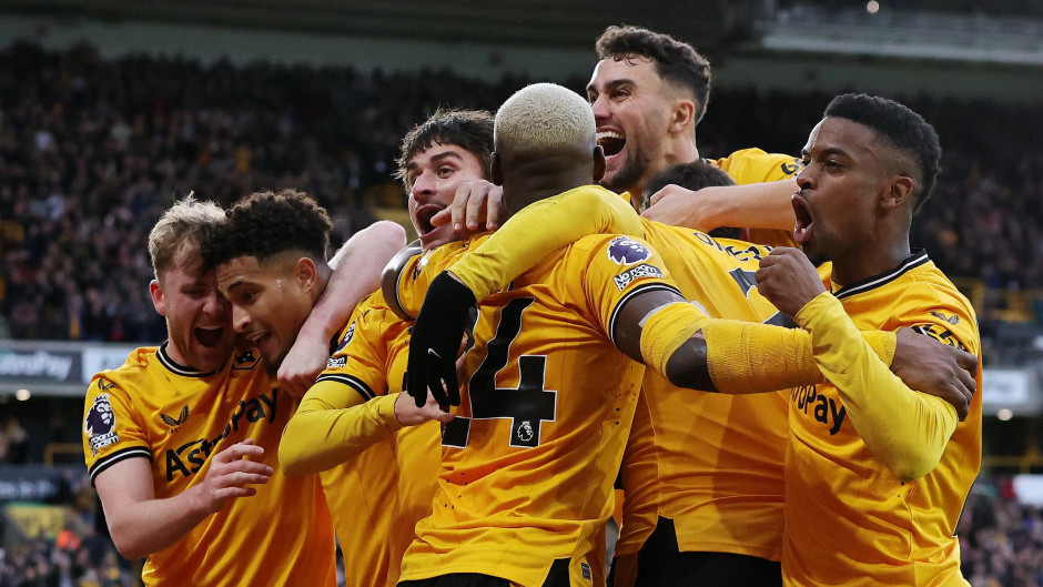 开云体育-狼队战胜西汉姆,英超竞争激烈令人期待的简单介绍