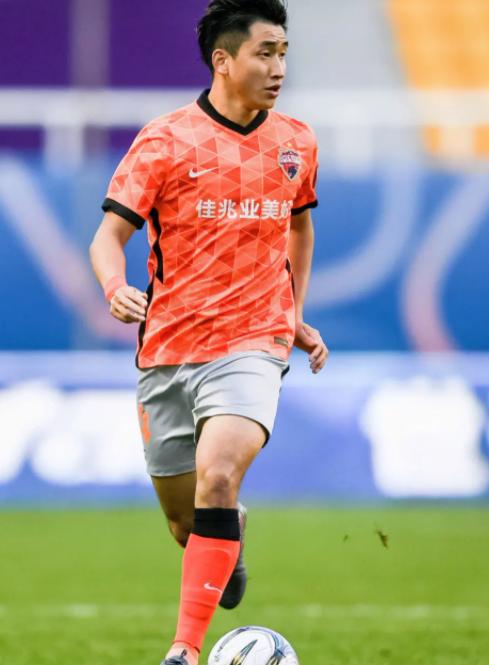 开云体育平台APP-进球盛宴:深圳佳兆业战平武汉三镇,局势胶着的简单介绍