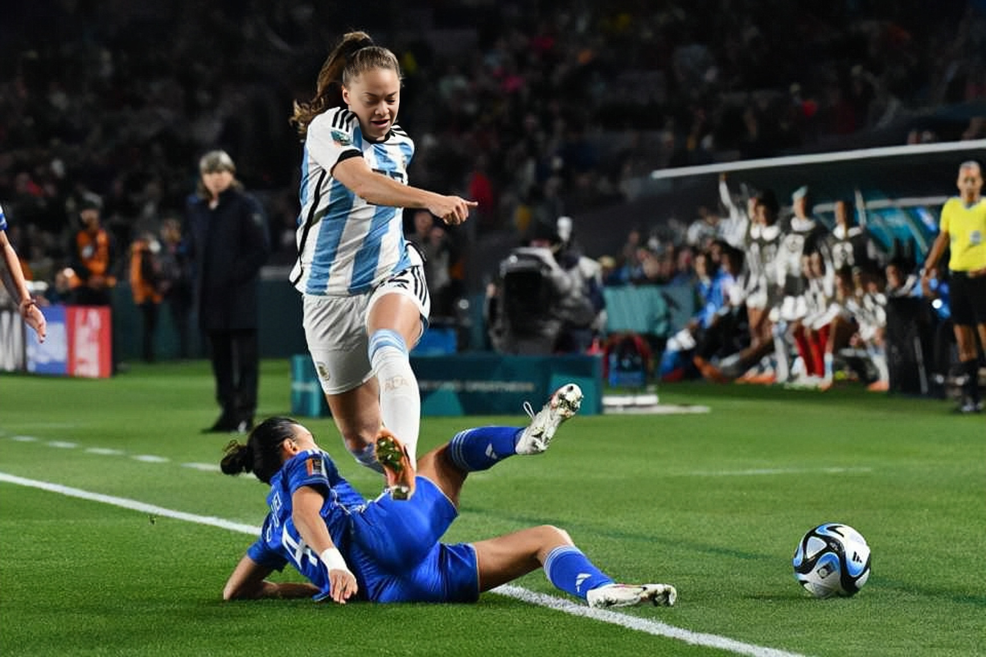 包含阿根廷女足跻身前八,球迷欢欣的词条 包含阿根廷女足跻身前八,球迷欢欣的词条