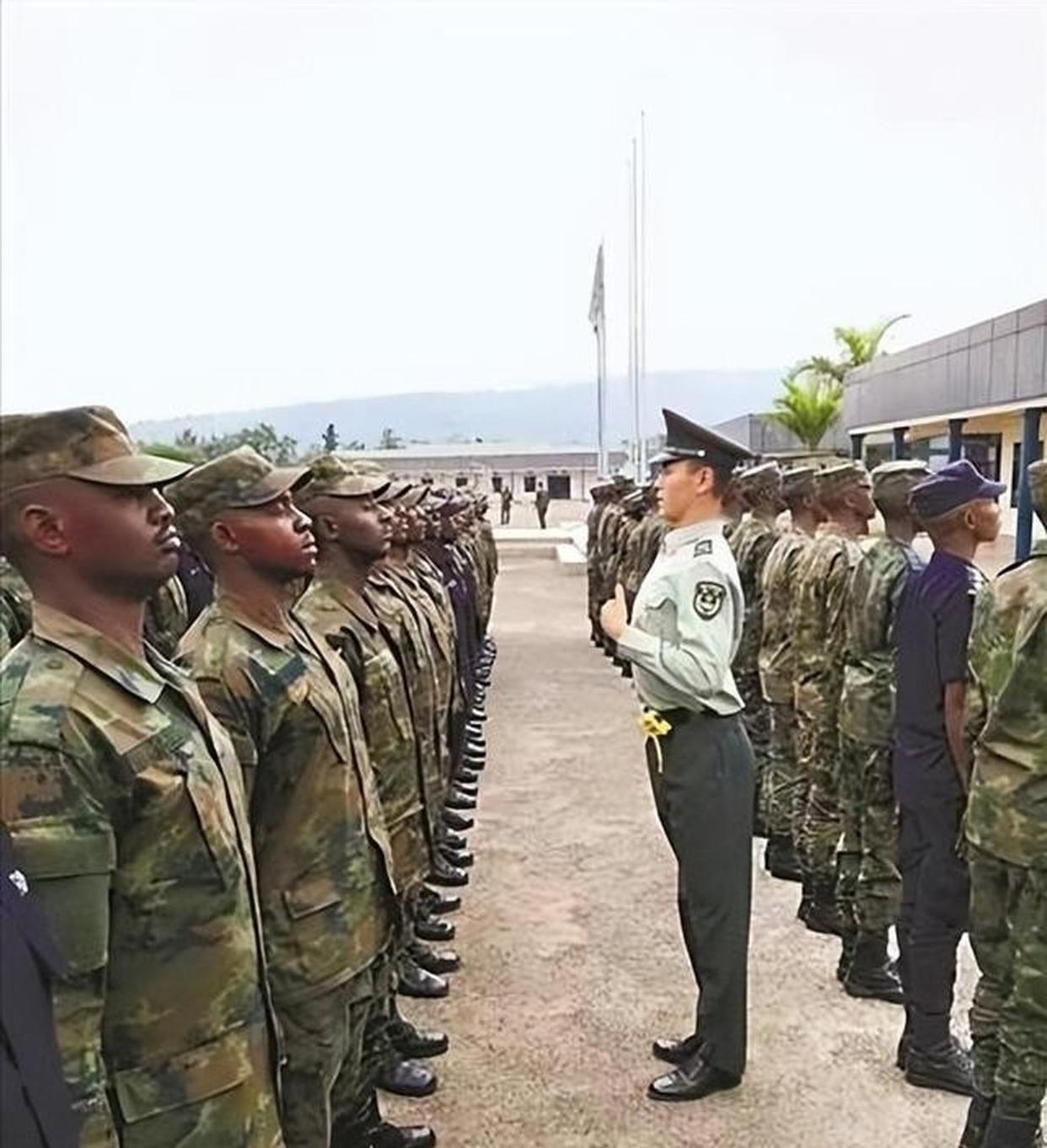 刚果球员采用高强度逼抢,反击得手的简单介绍 刚果球员采用高强度逼抢,反击得手的简单介绍