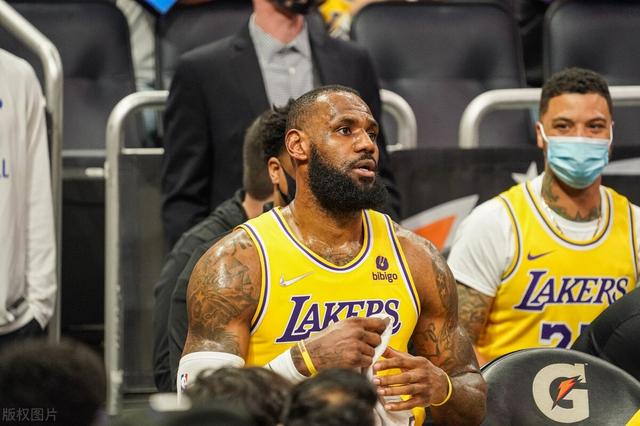 青岛队逆转上海队，詹姆斯状态火热