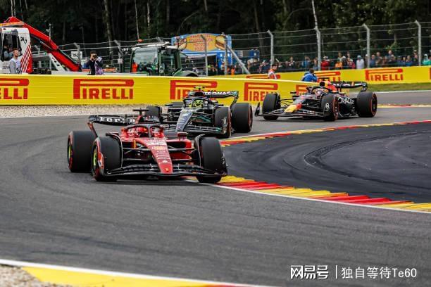 阿斯顿马丁横扫梅赛德斯,汉密尔顿扛起全队 阿斯顿马丁横扫梅赛德斯,汉密尔顿扛起全队