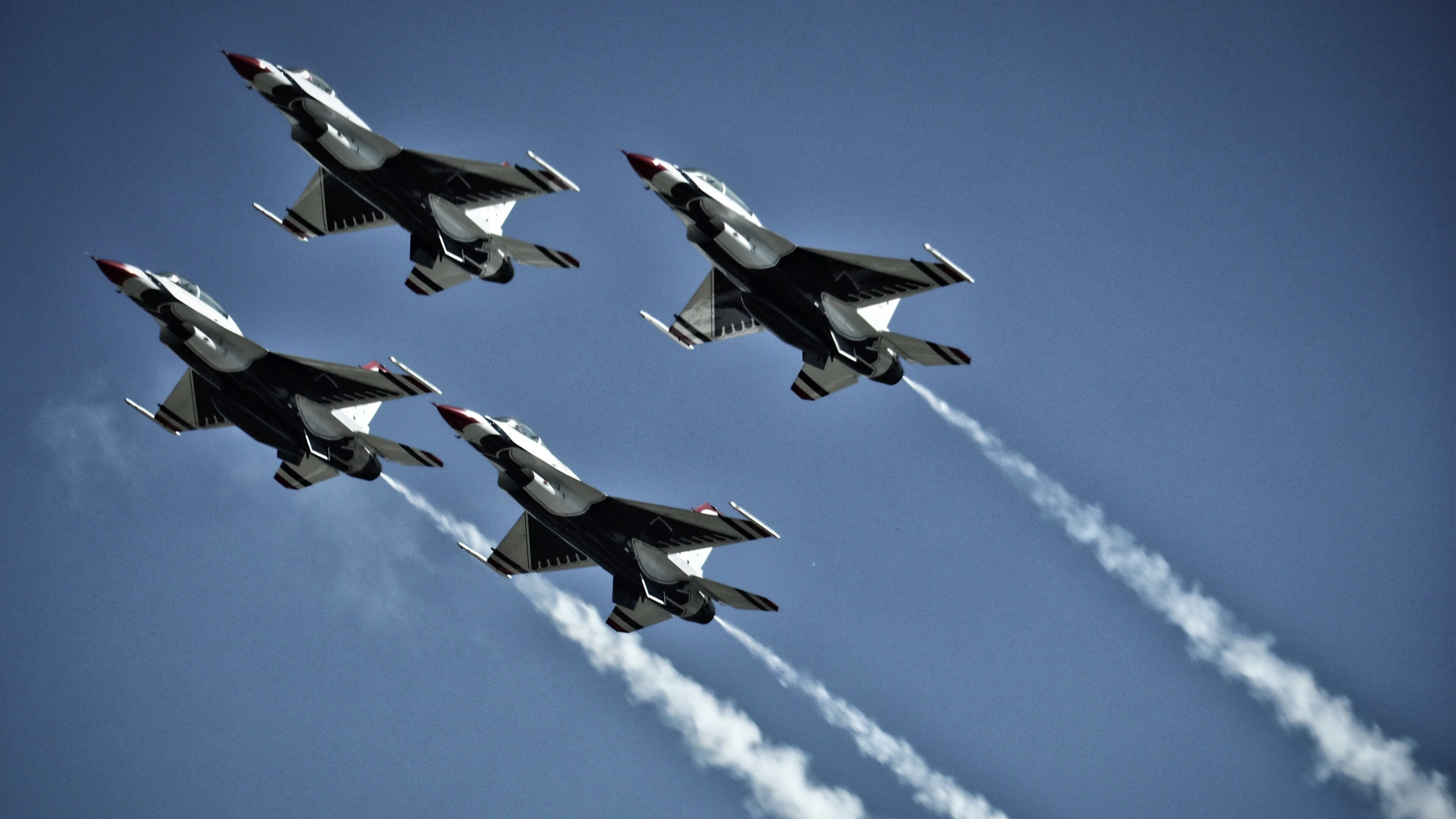 速度与激情，F1新赛季揭幕战与NBA雷霆飙速掘金的双重视觉盛宴