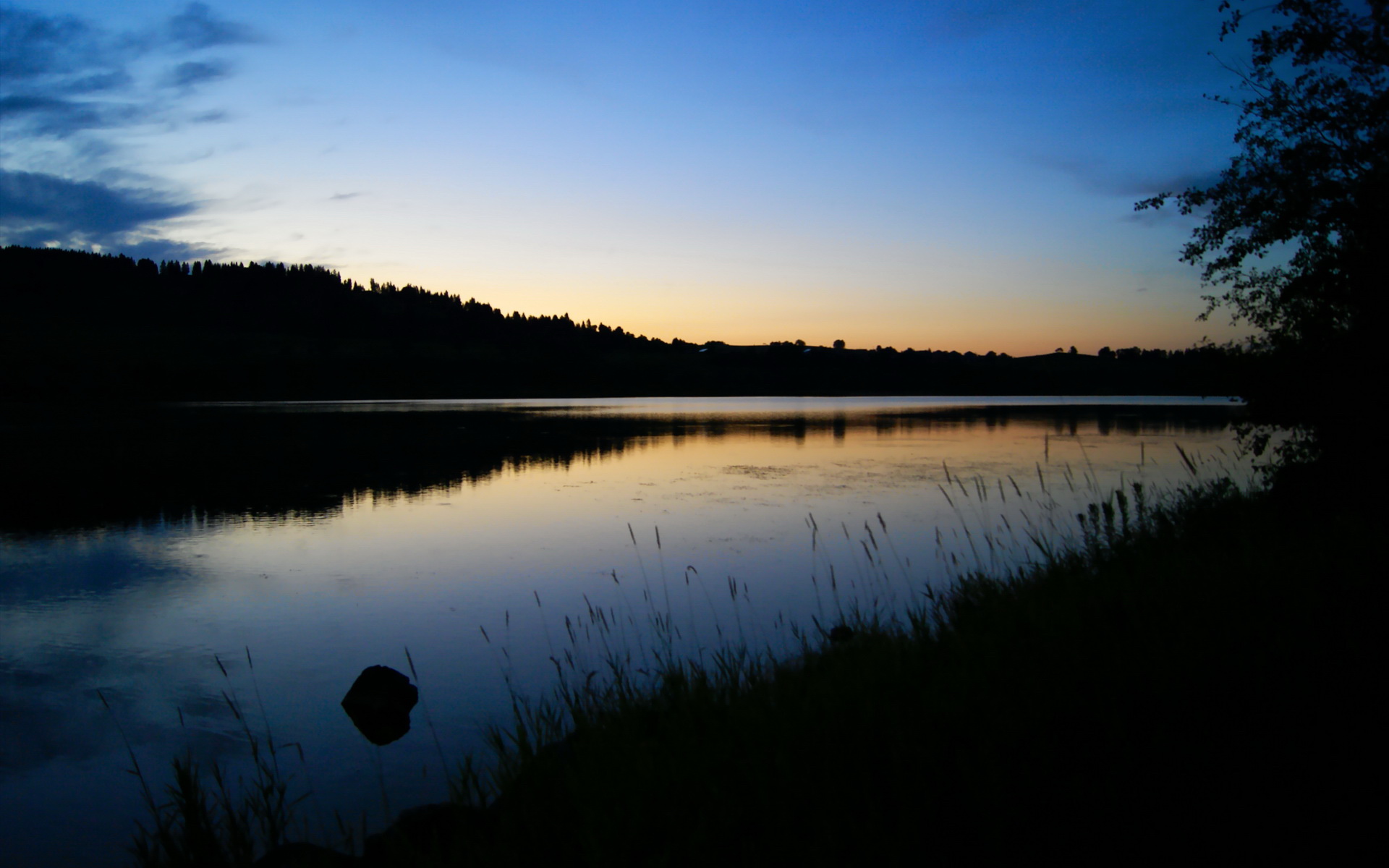 慈善赛奇观，曼城三球逆转智利国家队，39岁伊布天钩定江山
